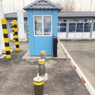 Traffic automatic bollards